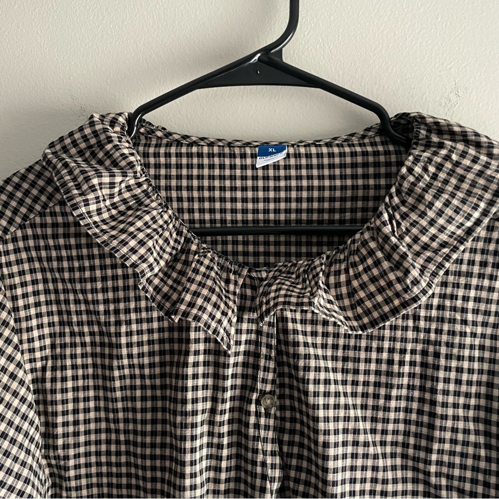 Women’s Old Navy Plaid Ruffle Shirt - Picture 4 of 13